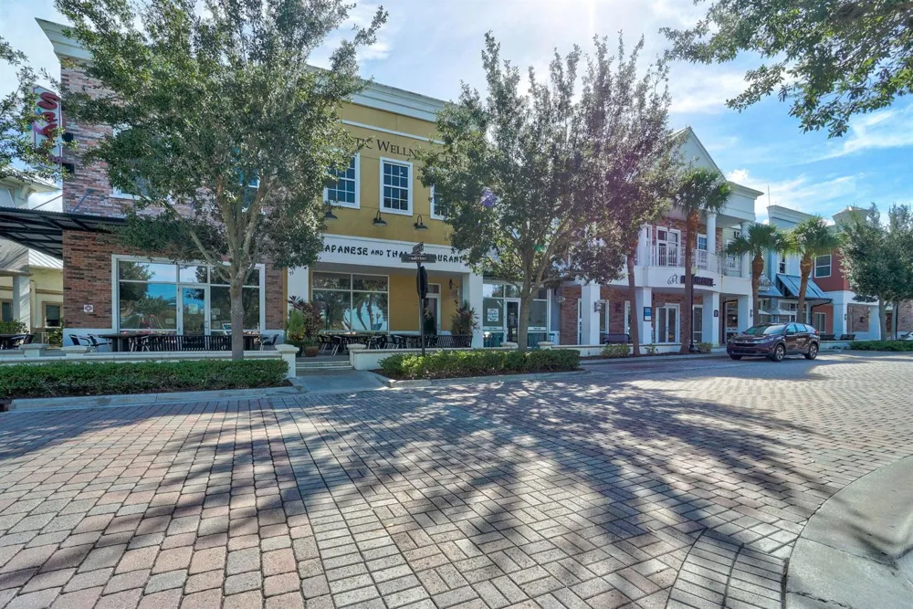 722 SE Arton Lane Port St. Lucie, FL 34983