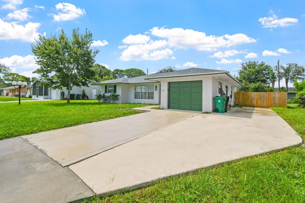 722 SE Arton Lane Port St. Lucie, FL 34983