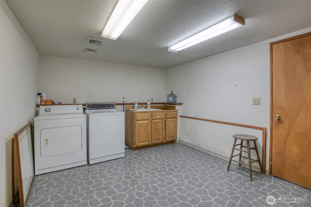 1497 E Ocean Shores Boulevard SW Ocean Shores, WA 98569