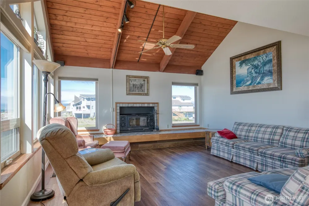 1497 E Ocean Shores Boulevard SW Ocean Shores, WA 98569
