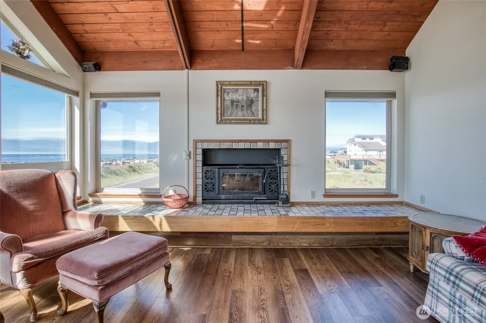 1497 E Ocean Shores Boulevard SW Ocean Shores, WA 98569