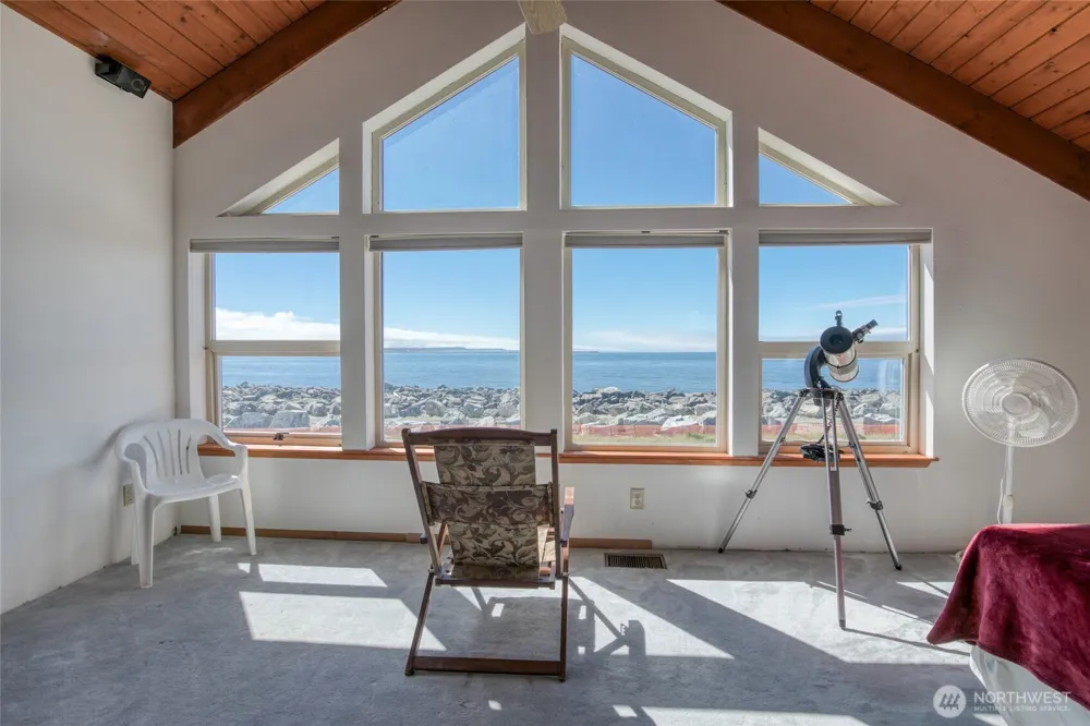 1497 E Ocean Shores Boulevard SW Ocean Shores, WA 98569