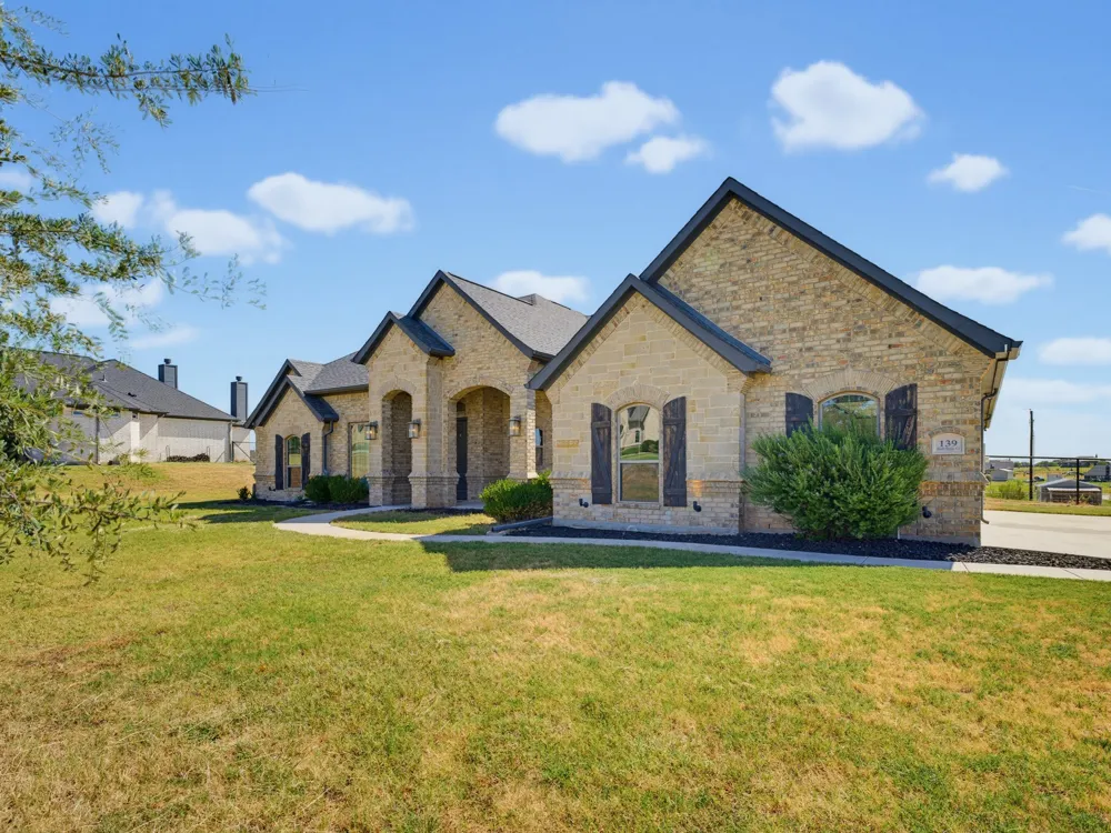 139 Bluff Ridge Court Paradise, TX 76073