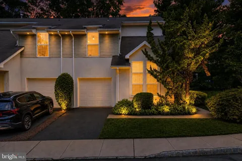 24 PARKSIDE DRIVE