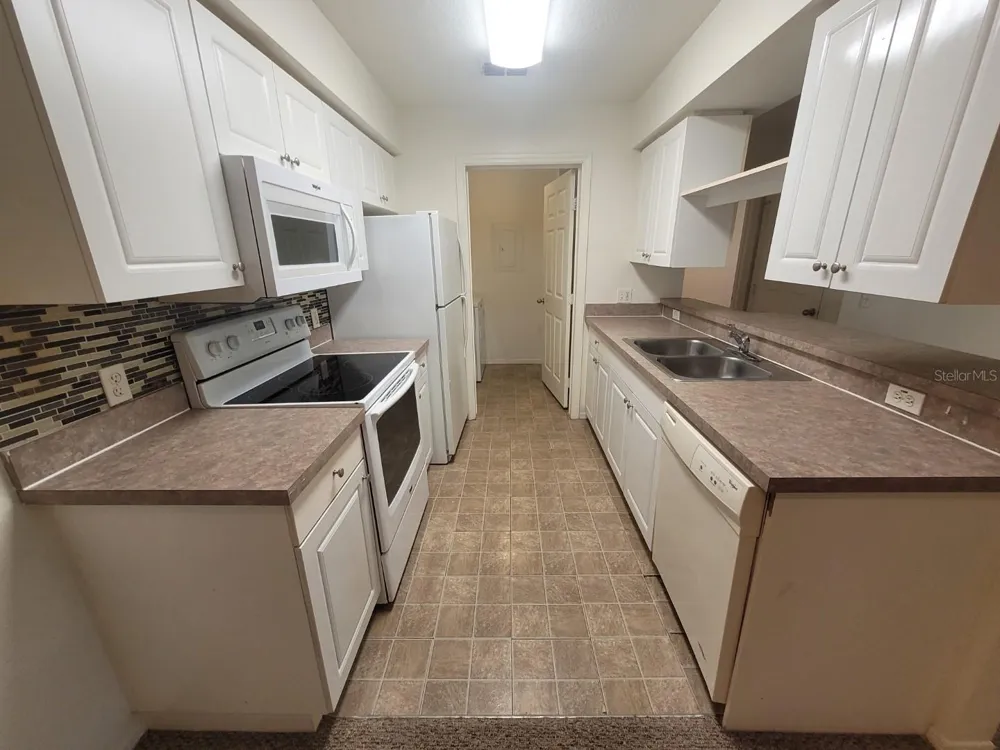 36027 DEER CREEK DRIVE #103 Zephyrhills, FL 33541