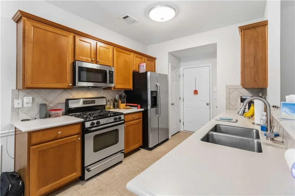 105 Finchley Drive Roswell, GA 30076