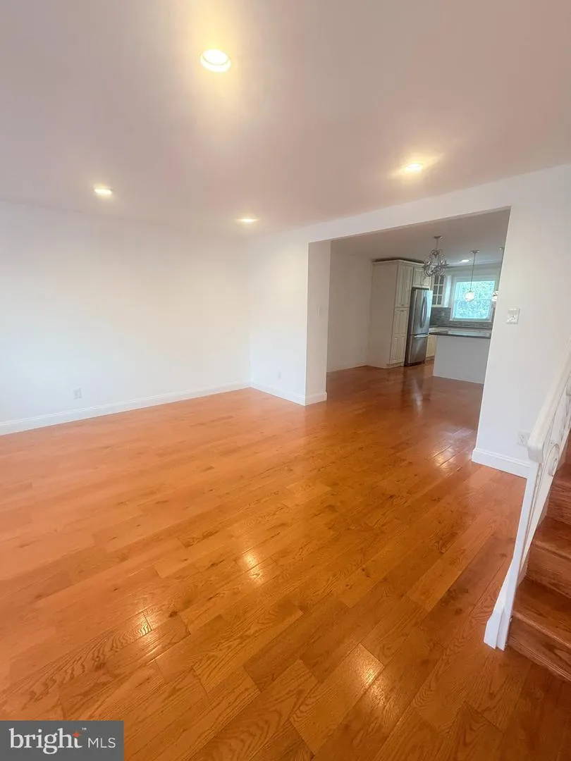 3646 GENESEE DRIVE Philadelphia, PA 19154