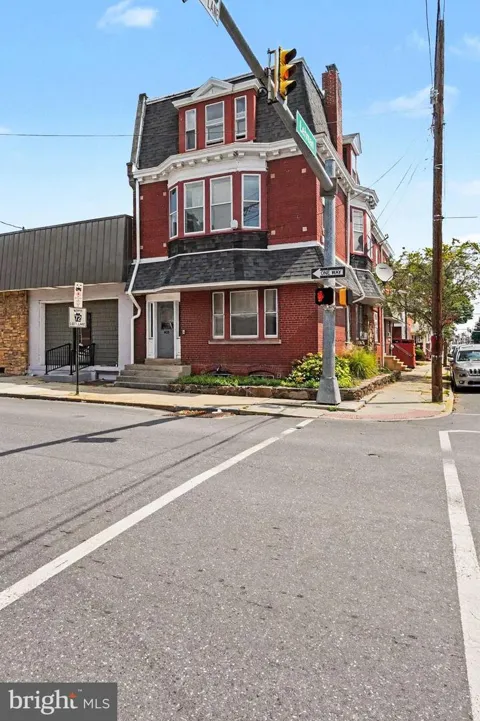 400 9TH STREET