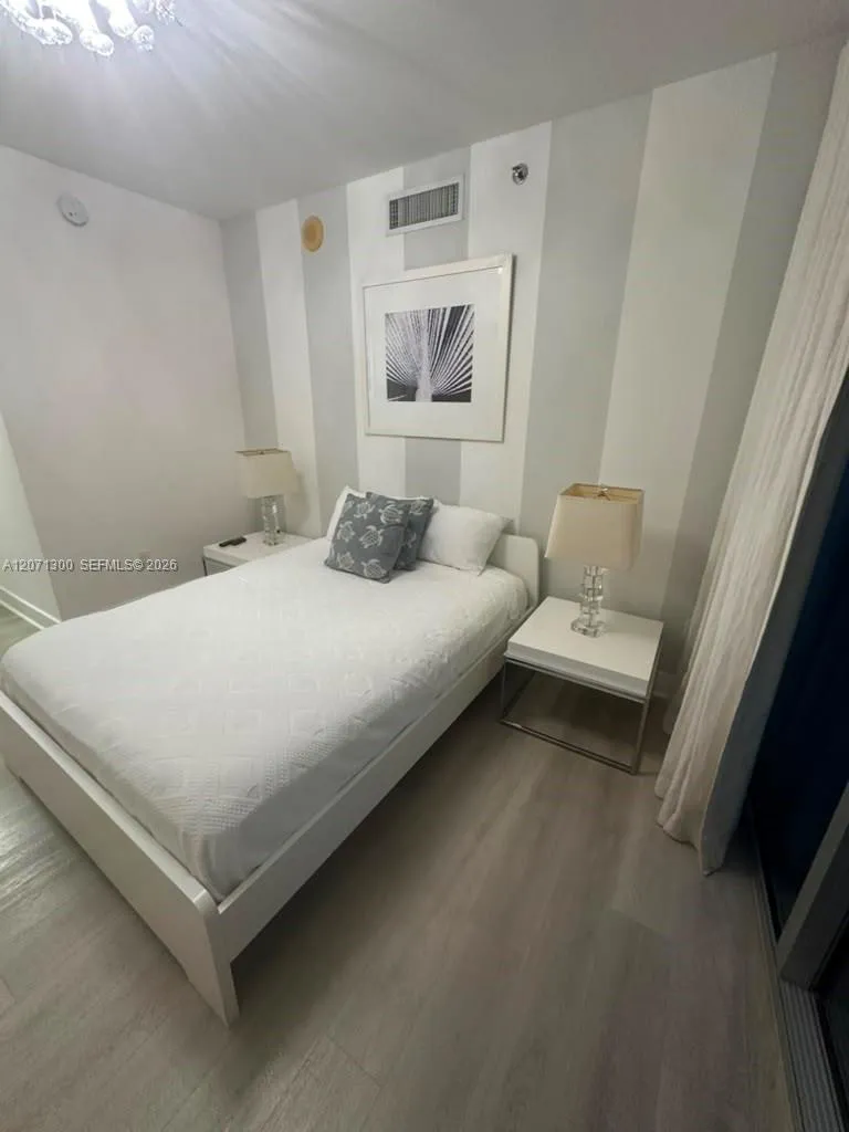 485 Brickell Ave #1908 Miami, FL 33131
