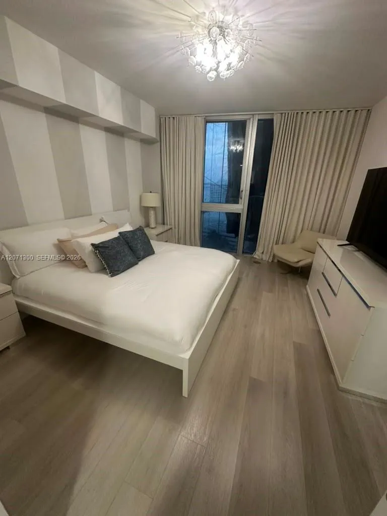 485 Brickell Ave #1908 Miami, FL 33131