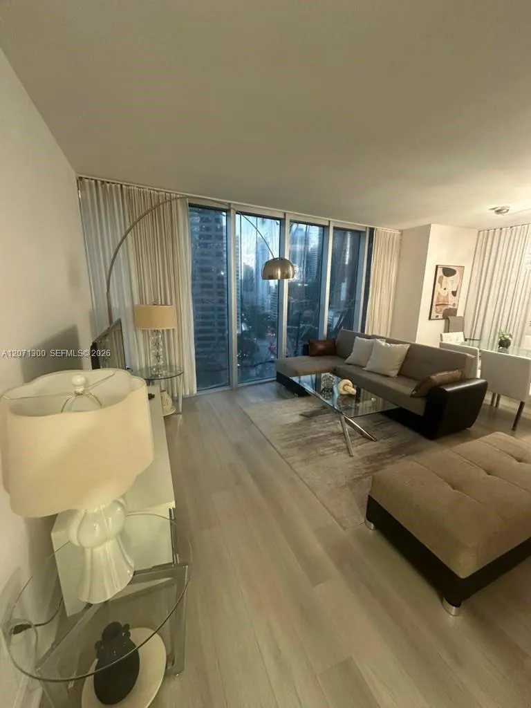 485 Brickell Ave #1908 Miami, FL 33131