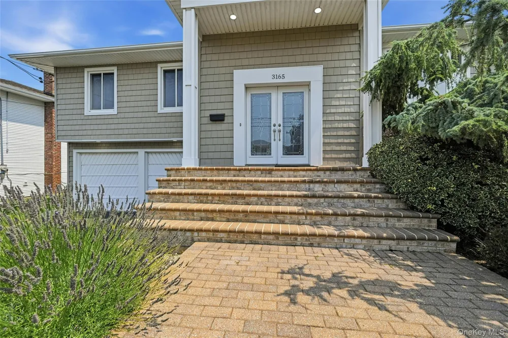 3165 Clubhouse Road Merrick, NY 11566