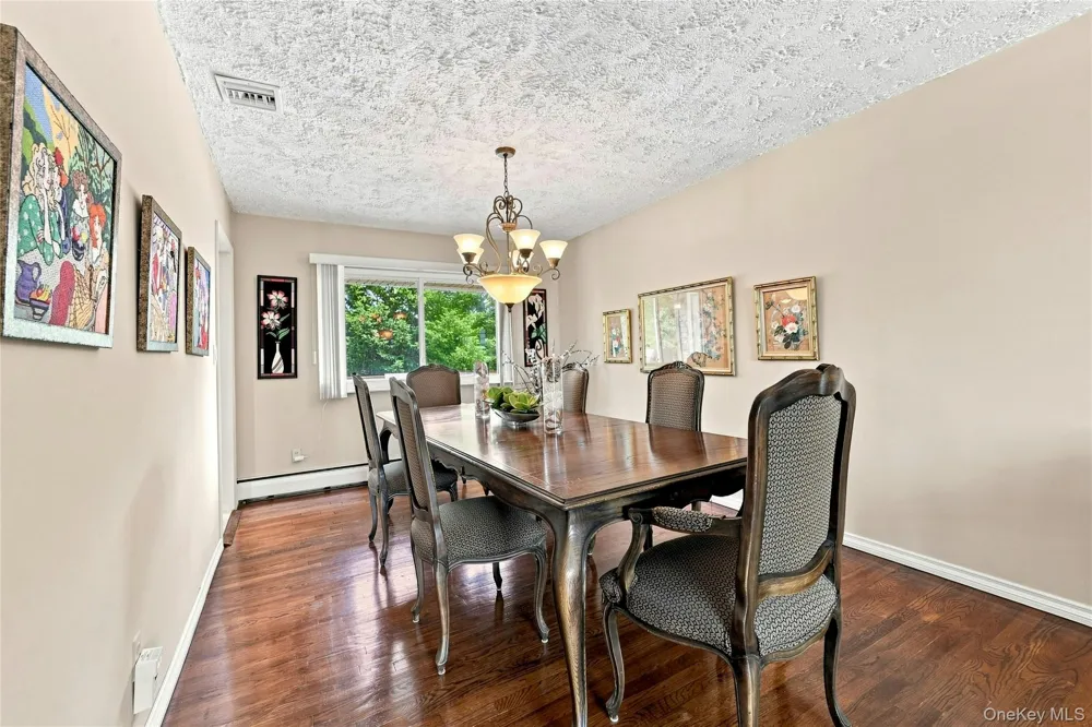 3165 Clubhouse Road Merrick, NY 11566