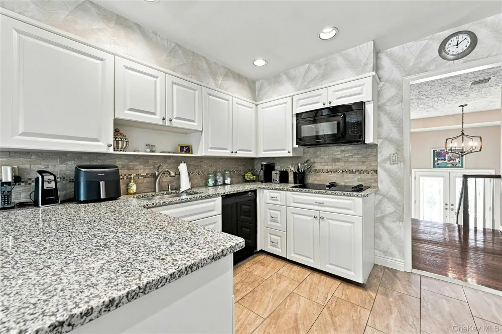 3165 Clubhouse Road Merrick, NY 11566