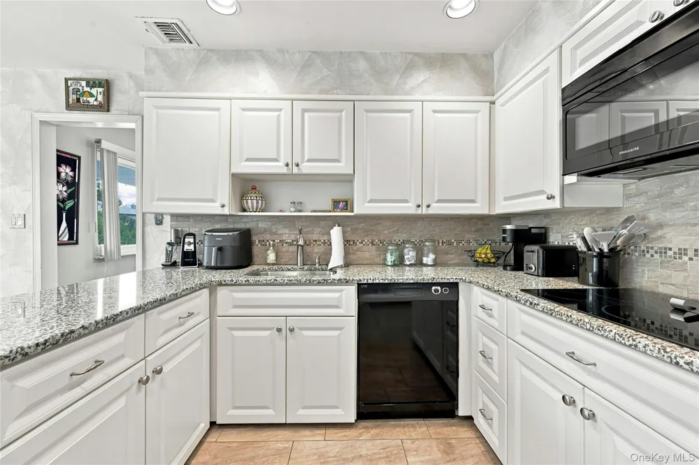 3165 Clubhouse Road Merrick, NY 11566