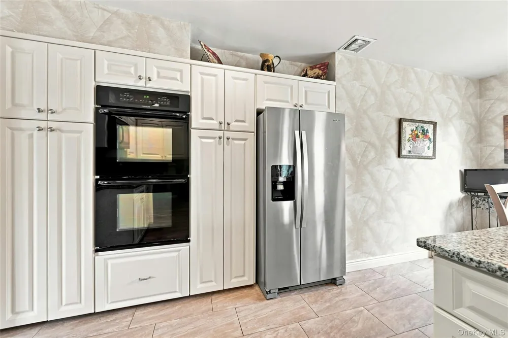 3165 Clubhouse Road Merrick, NY 11566