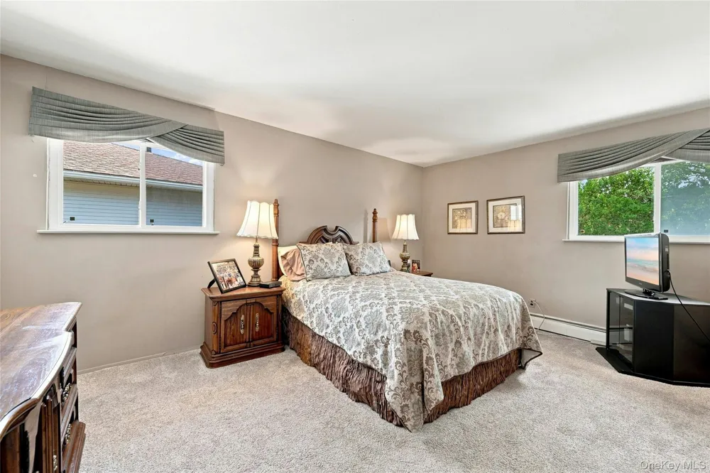 3165 Clubhouse Road Merrick, NY 11566