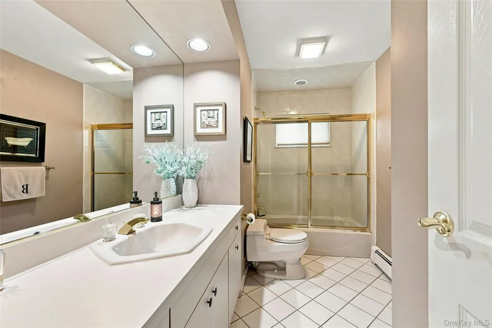 3165 Clubhouse Road Merrick, NY 11566