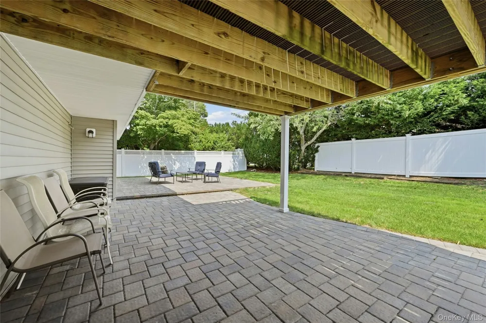 3165 Clubhouse Road Merrick, NY 11566