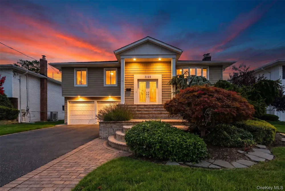 3165 Clubhouse Road Merrick, NY 11566
