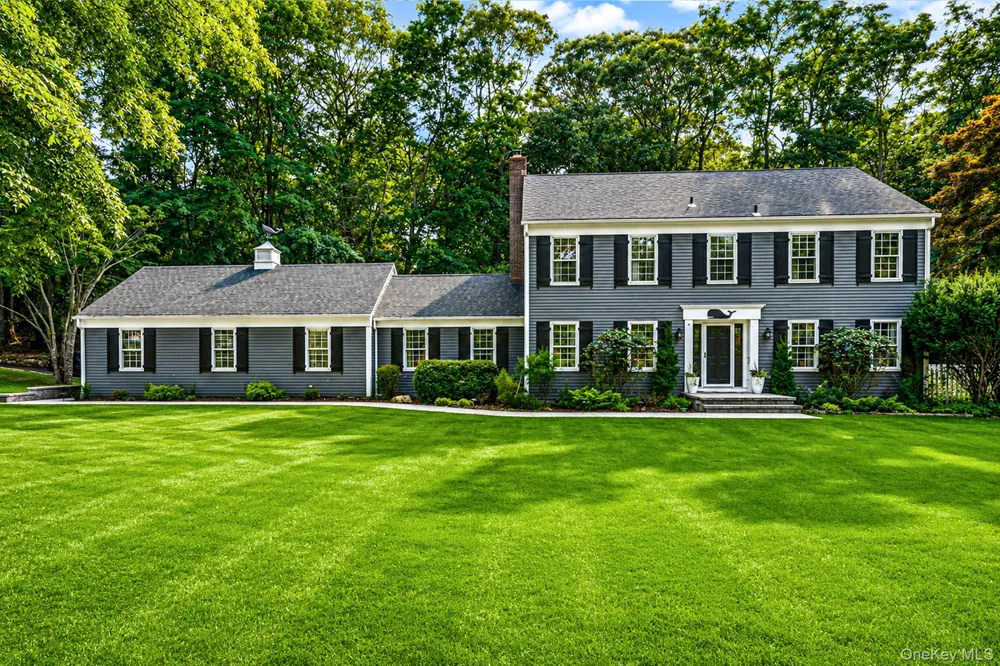 22 Ashley Lane Shoreham, NY 11786