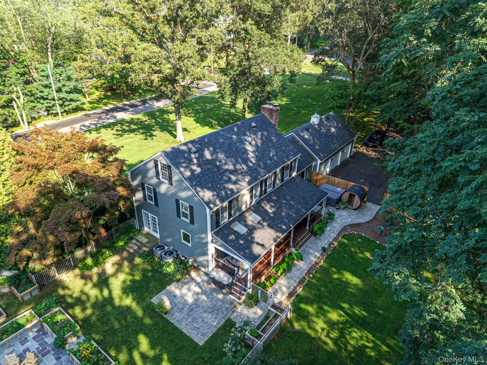 22 Ashley Lane Shoreham, NY 11786
