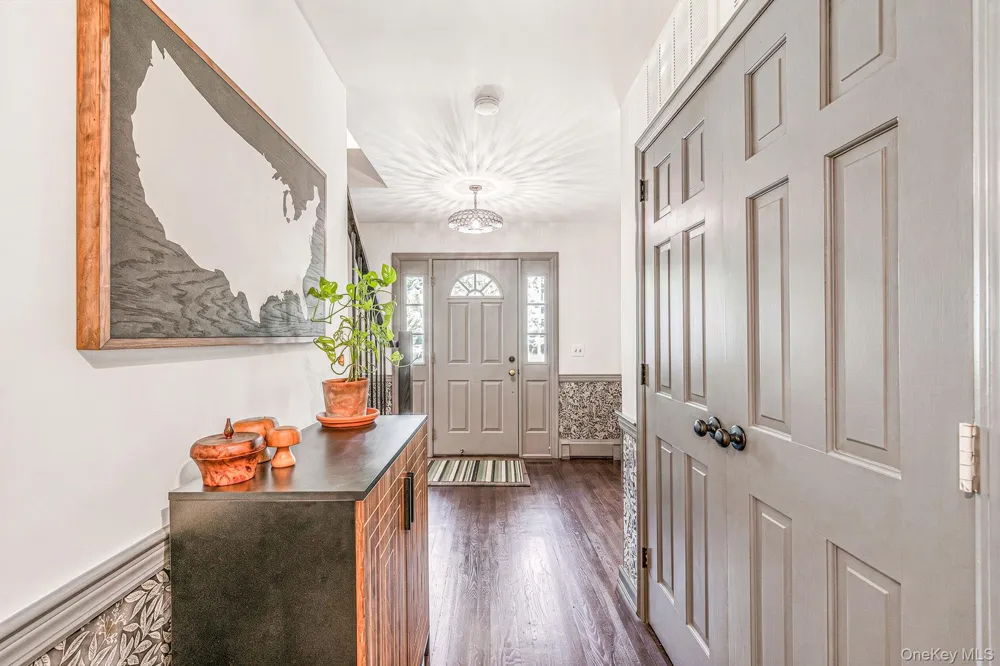 22 Ashley Lane Shoreham, NY 11786