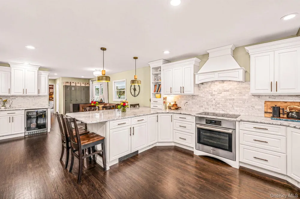 22 Ashley Lane Shoreham, NY 11786