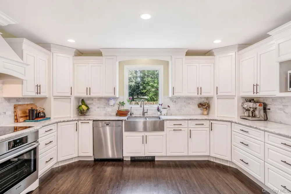 22 Ashley Lane Shoreham, NY 11786