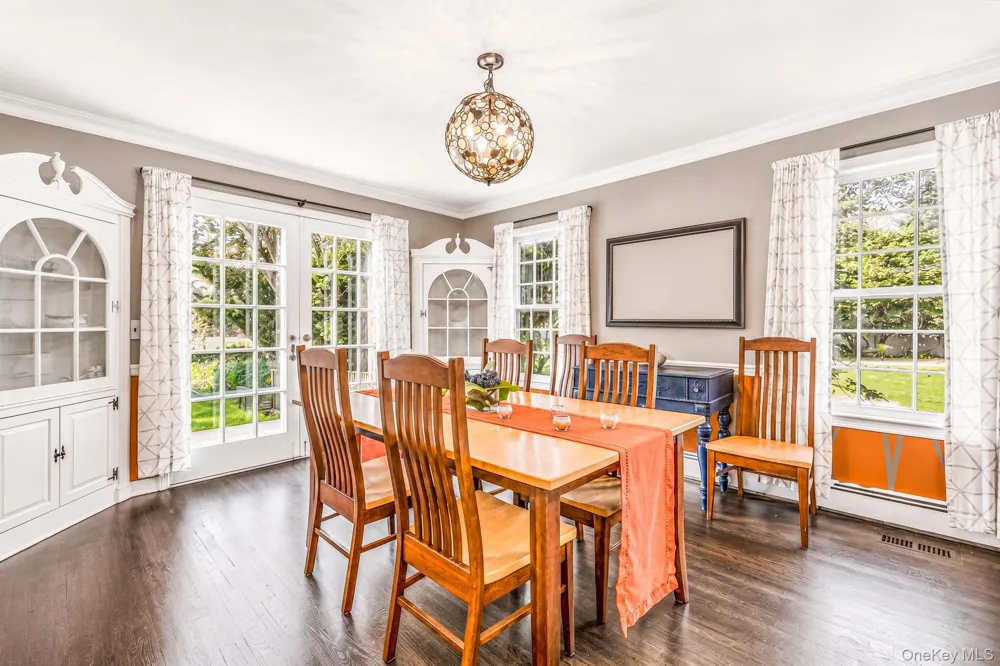 22 Ashley Lane Shoreham, NY 11786