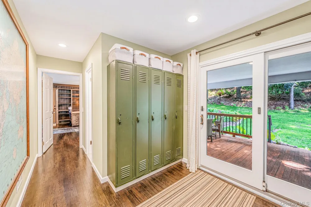 22 Ashley Lane Shoreham, NY 11786