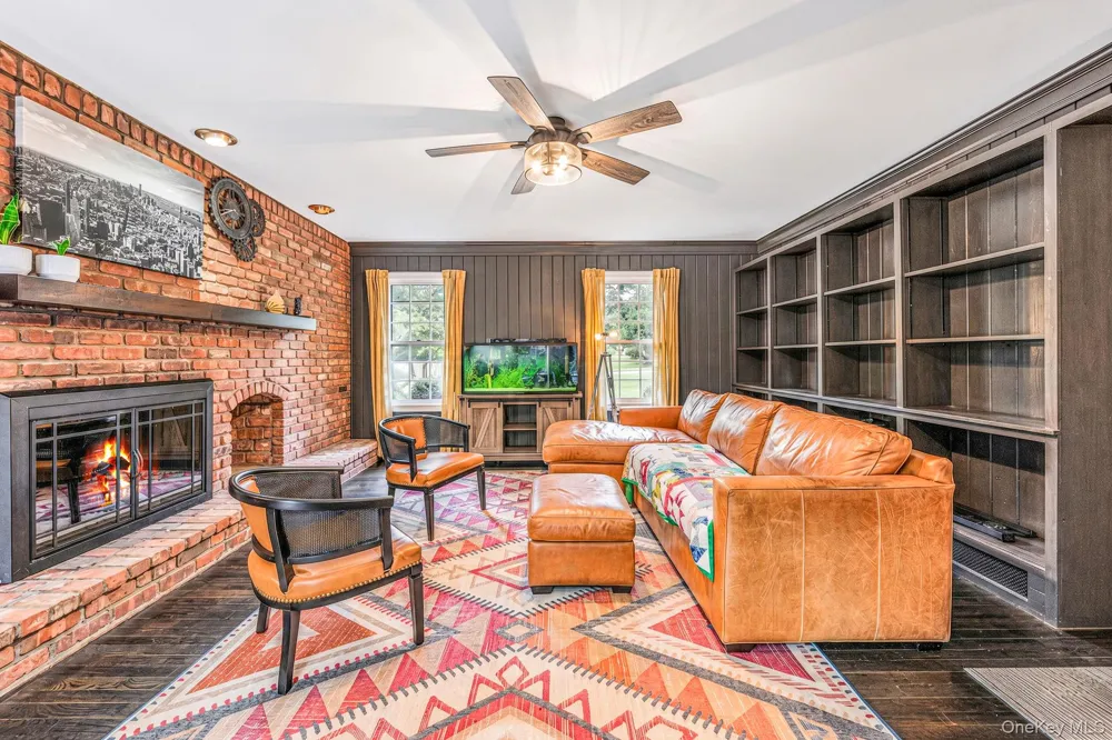 22 Ashley Lane Shoreham, NY 11786