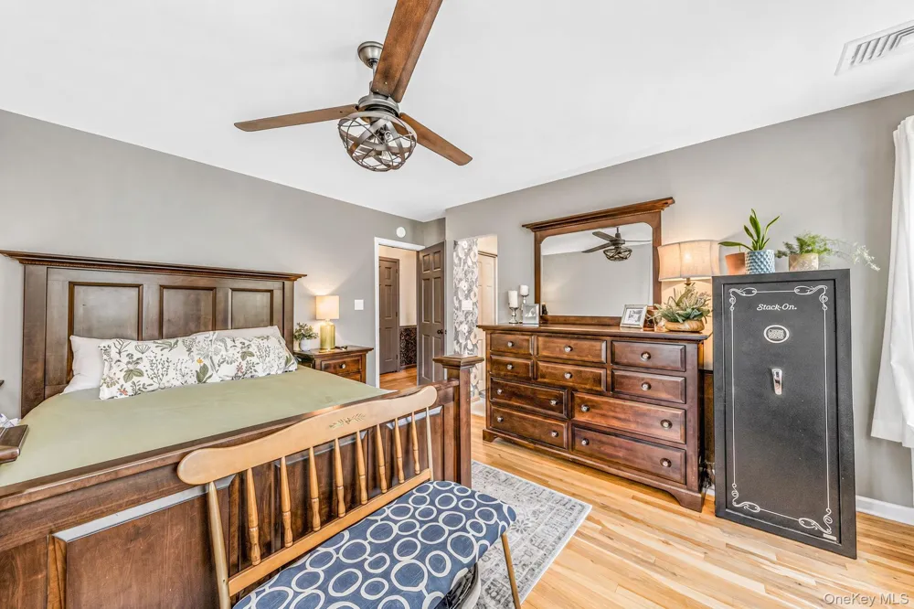 22 Ashley Lane Shoreham, NY 11786