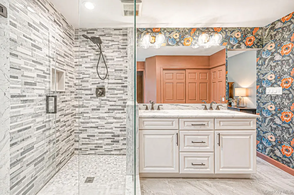 22 Ashley Lane Shoreham, NY 11786