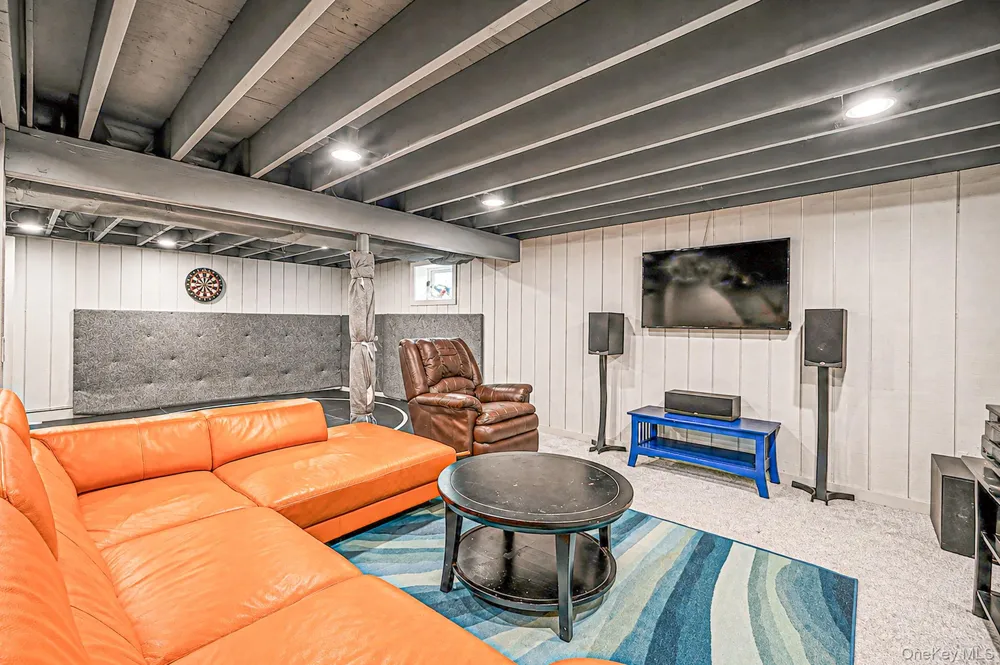 22 Ashley Lane Shoreham, NY 11786