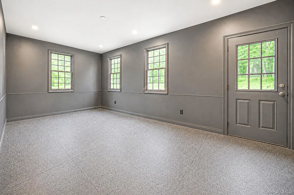 22 Ashley Lane Shoreham, NY 11786