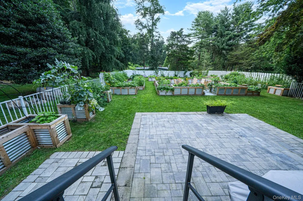 22 Ashley Lane Shoreham, NY 11786