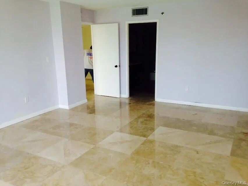 210 174th ST Unit 419 Collins Avenue #419 Call Listing Agent, FL 33160