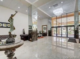 210 174th ST Unit 419 Collins Avenue #419 Call Listing Agent, FL 33160