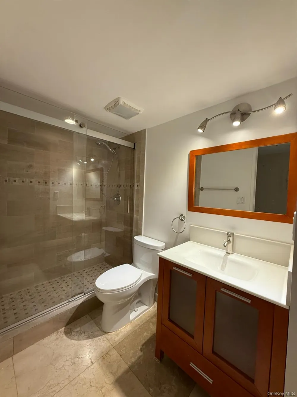 210 174th ST Unit 419 Collins Avenue #419 Call Listing Agent, FL 33160
