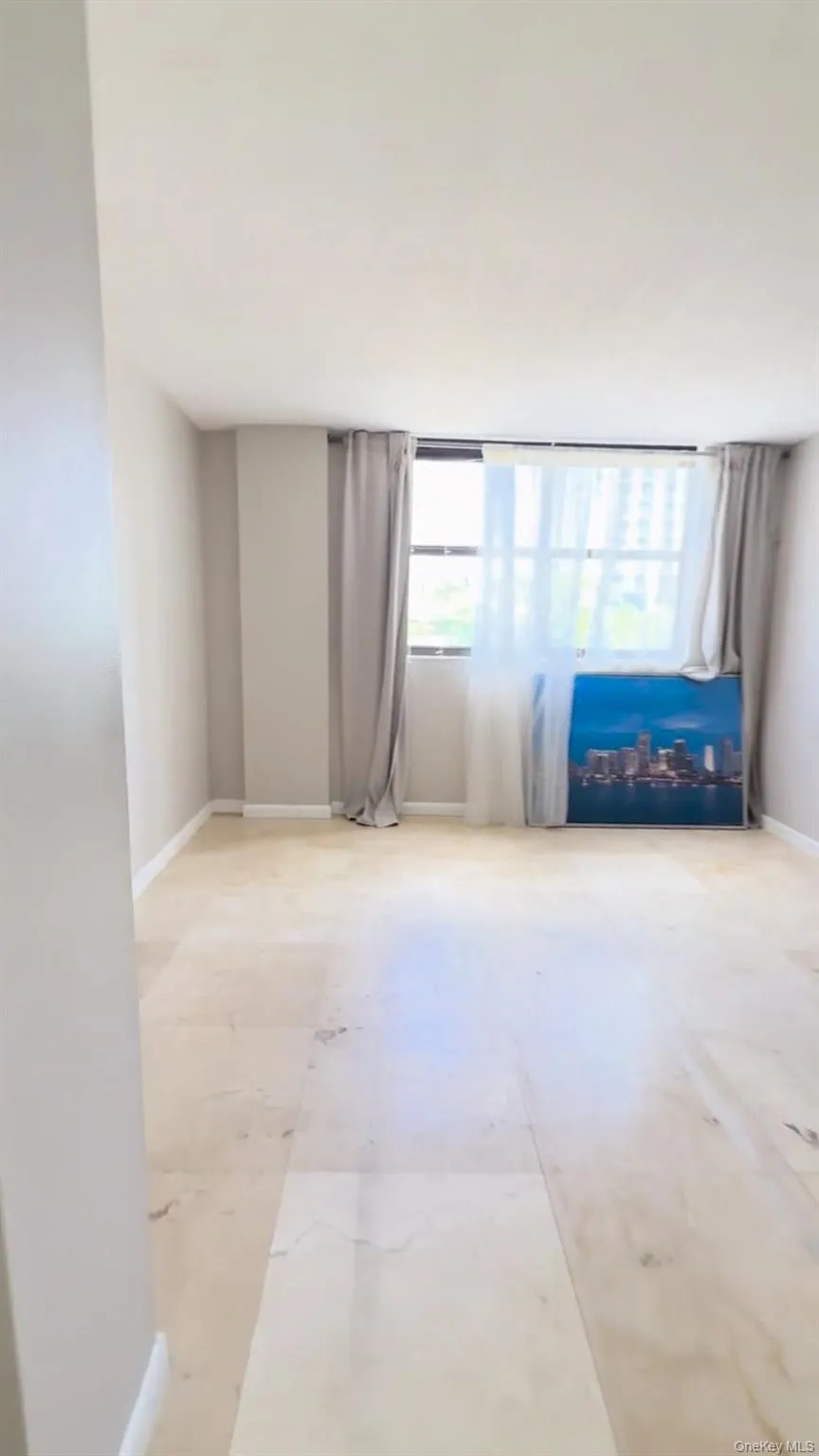 210 174th ST Unit 419 Collins Avenue #419 Call Listing Agent, FL 33160