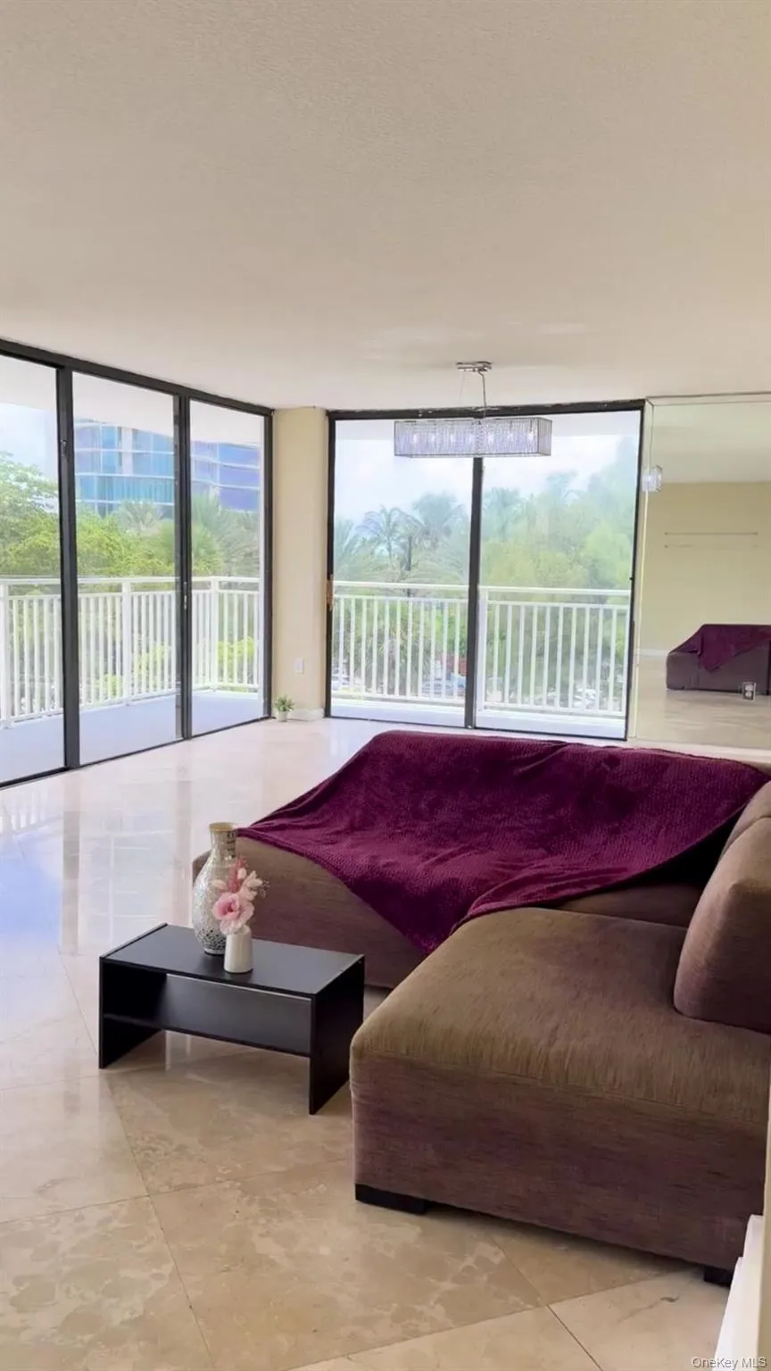 210 174th ST Unit 419 Collins Avenue #419 Call Listing Agent, FL 33160