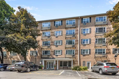 2 Consulate Drive #3G