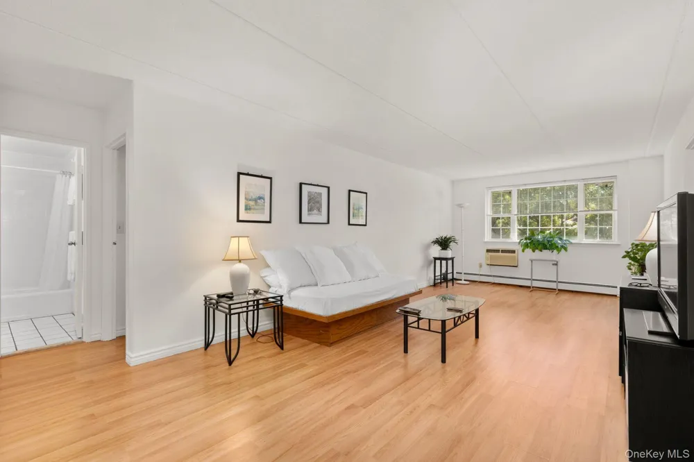 2 Consulate Drive #3G Tuckahoe, NY 10707