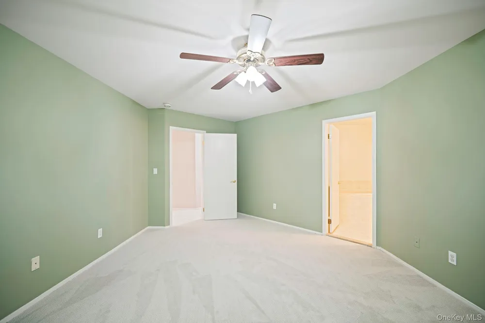 188 Lakebridge Drive Kings Park, NY 11754
