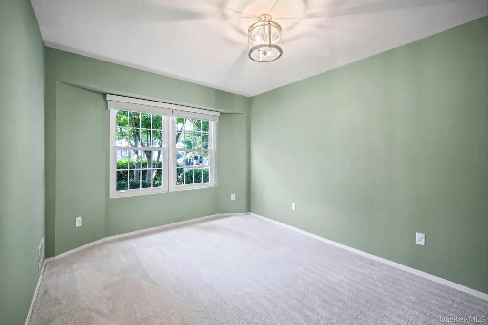 188 Lakebridge Drive Kings Park, NY 11754