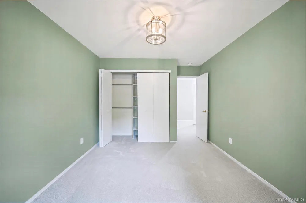 188 Lakebridge Drive Kings Park, NY 11754