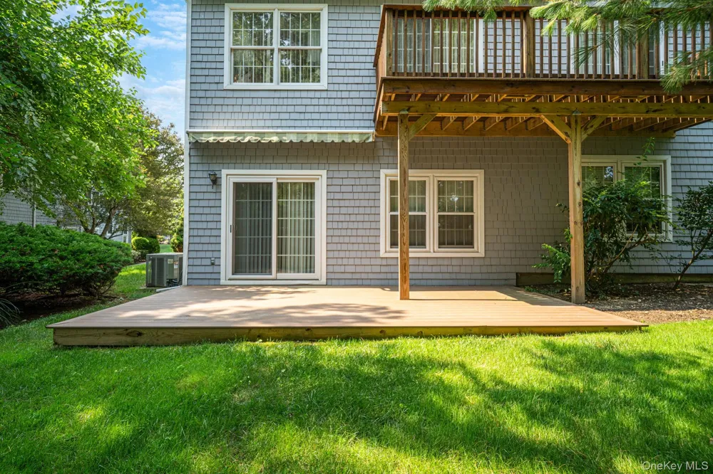 188 Lakebridge Drive Kings Park, NY 11754