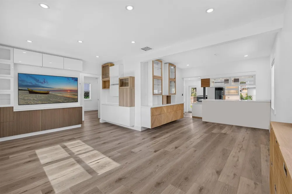 1309 PALMWAY 