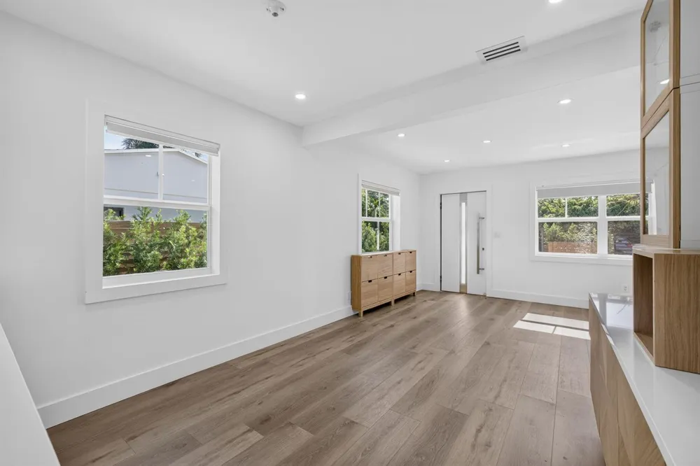 1309 PALMWAY 